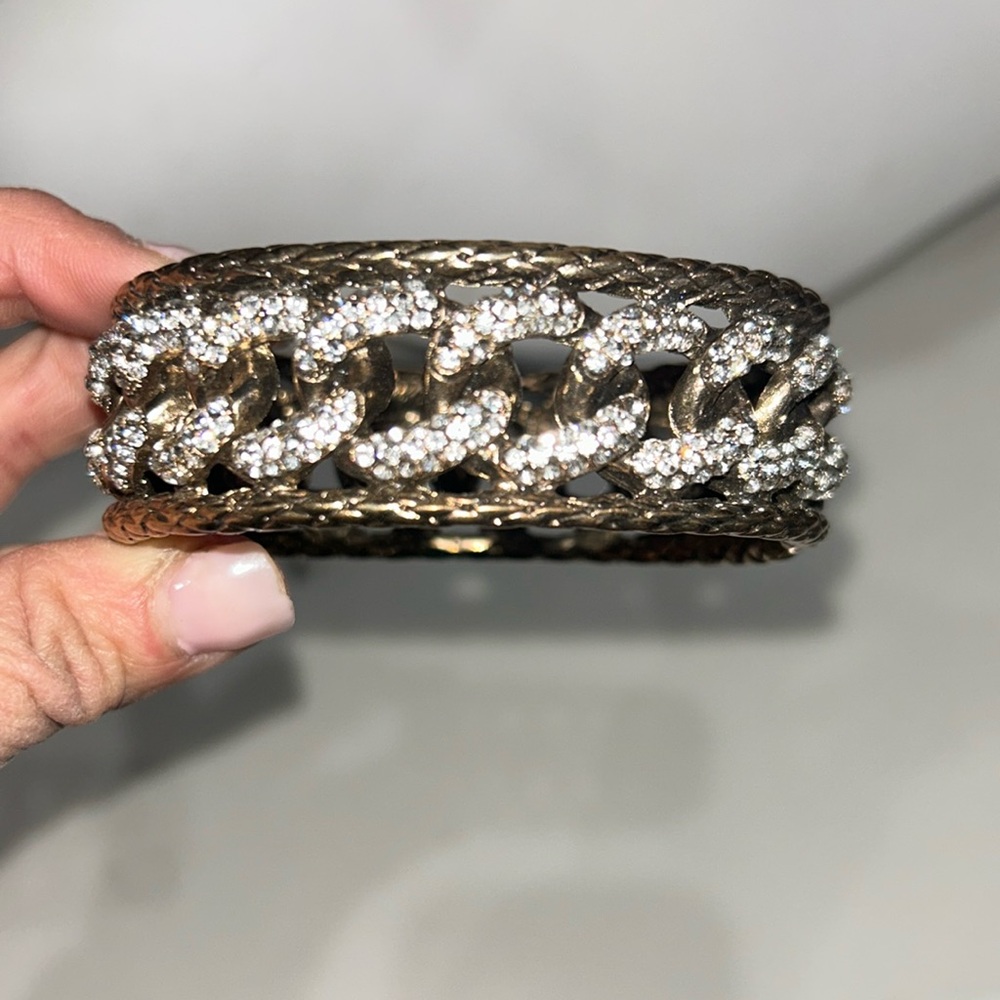 Beautiful crystal and gold magnetic closure  bracelet‎